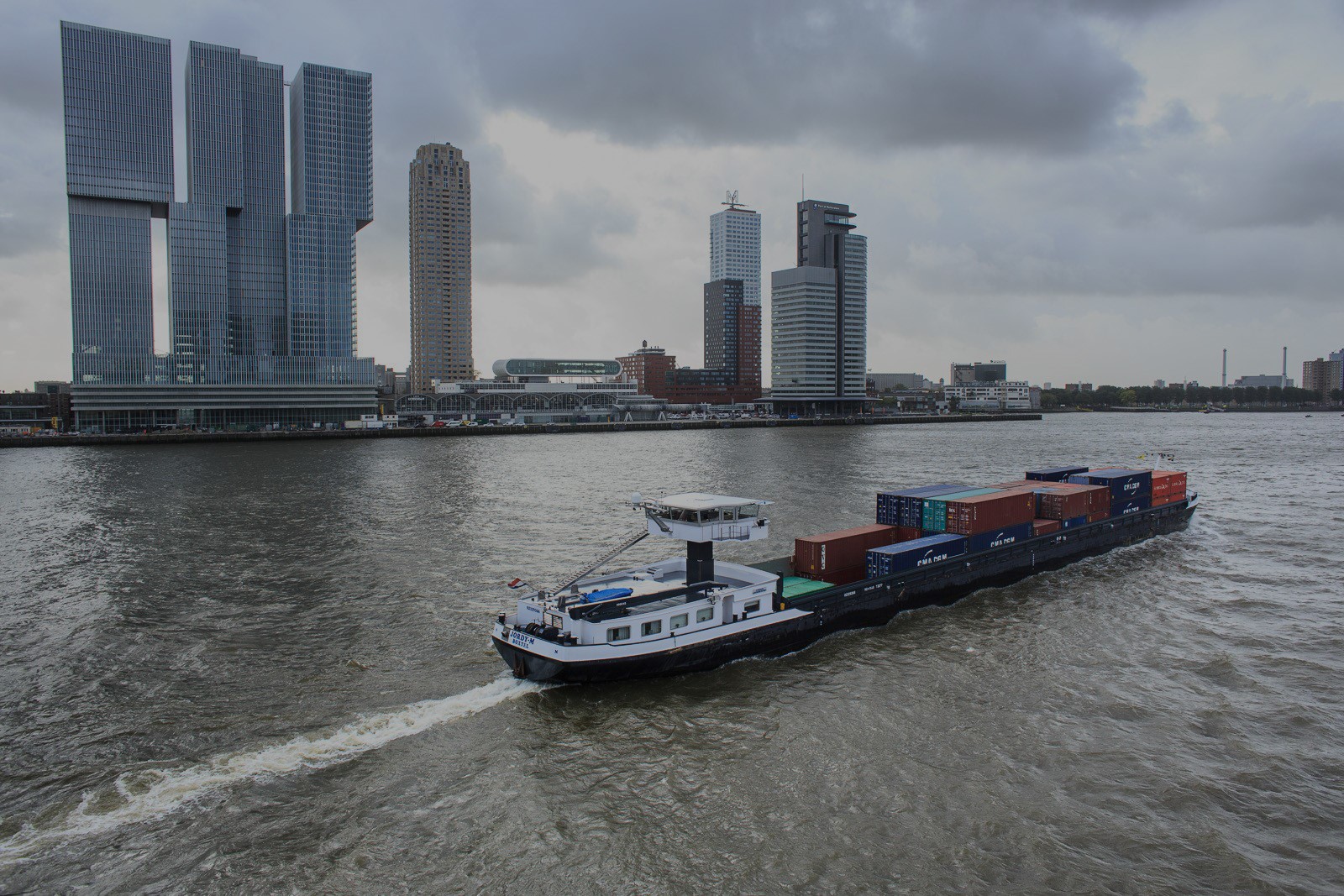Skyline-Rotterdam-wilhelminakade-3%20HBR-VRIJ