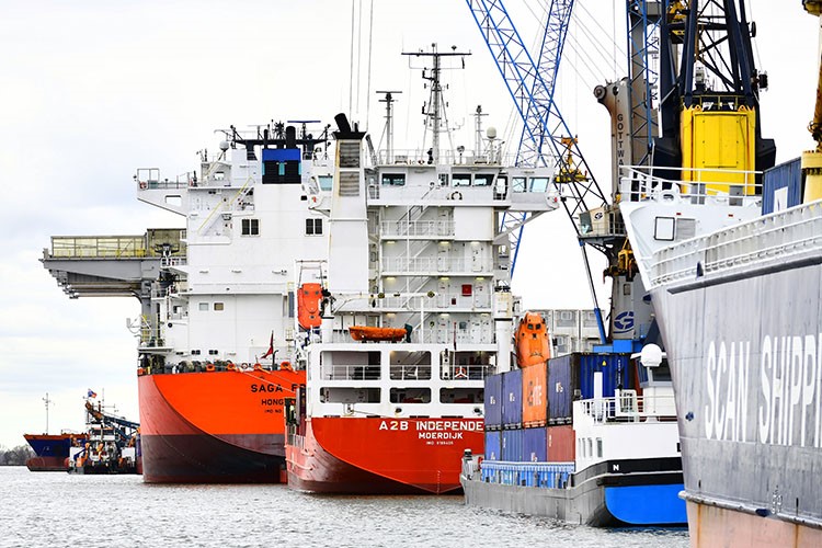 Thumbnail-Port of Moerdijk-containers