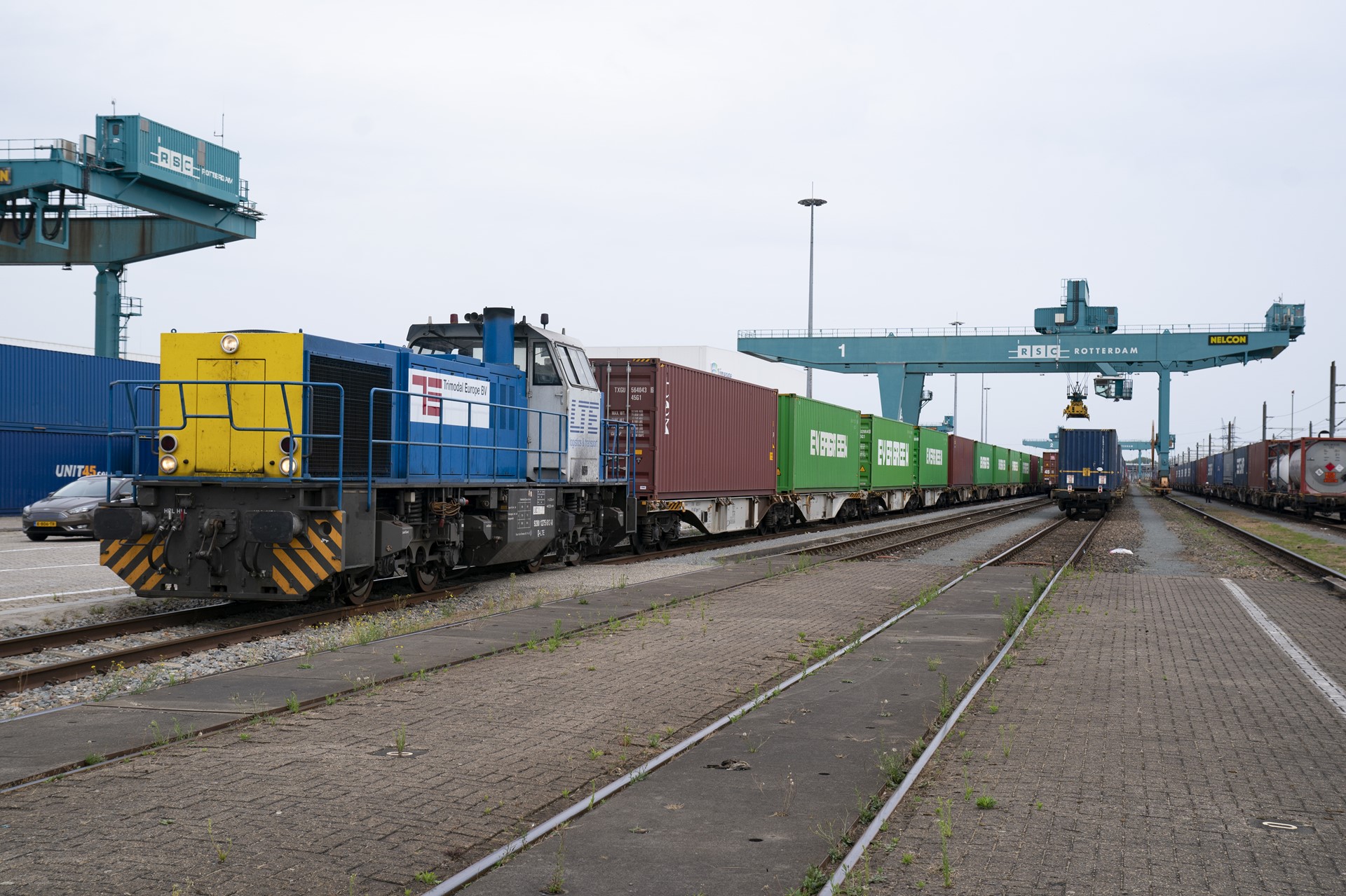 Trimodal Europe