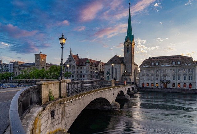 zurich-4636745_960_720.jpg